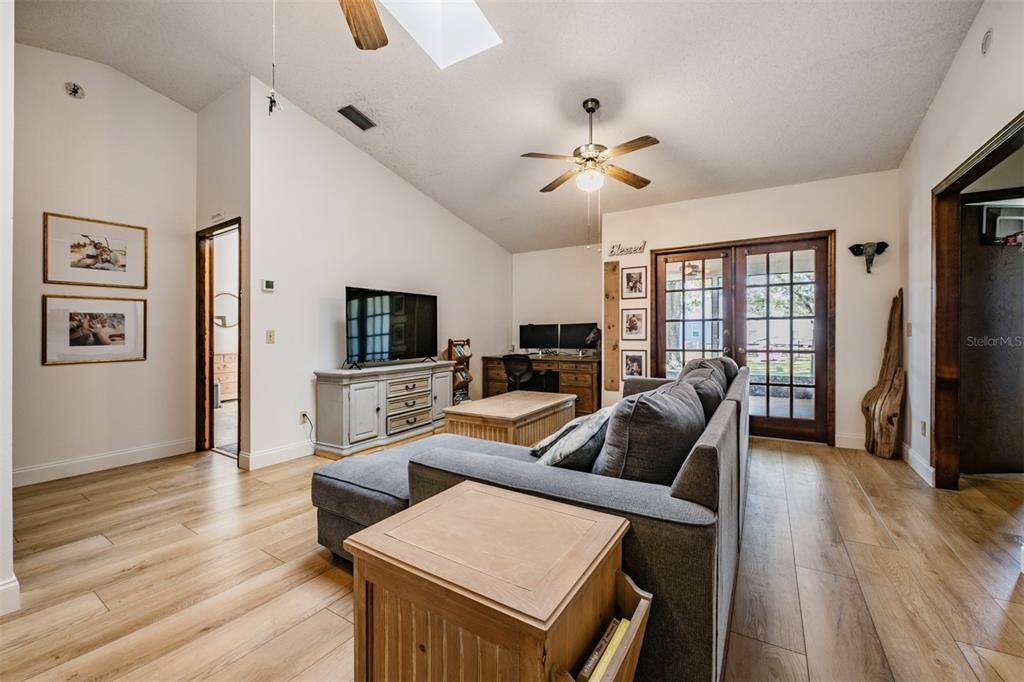 En Venta: $376,950 (3 camas, 2 baños, 1484 Pies cuadrados)