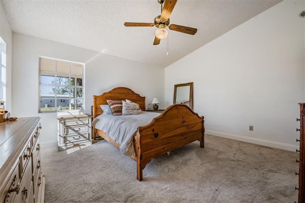 En Venta: $376,950 (3 camas, 2 baños, 1484 Pies cuadrados)