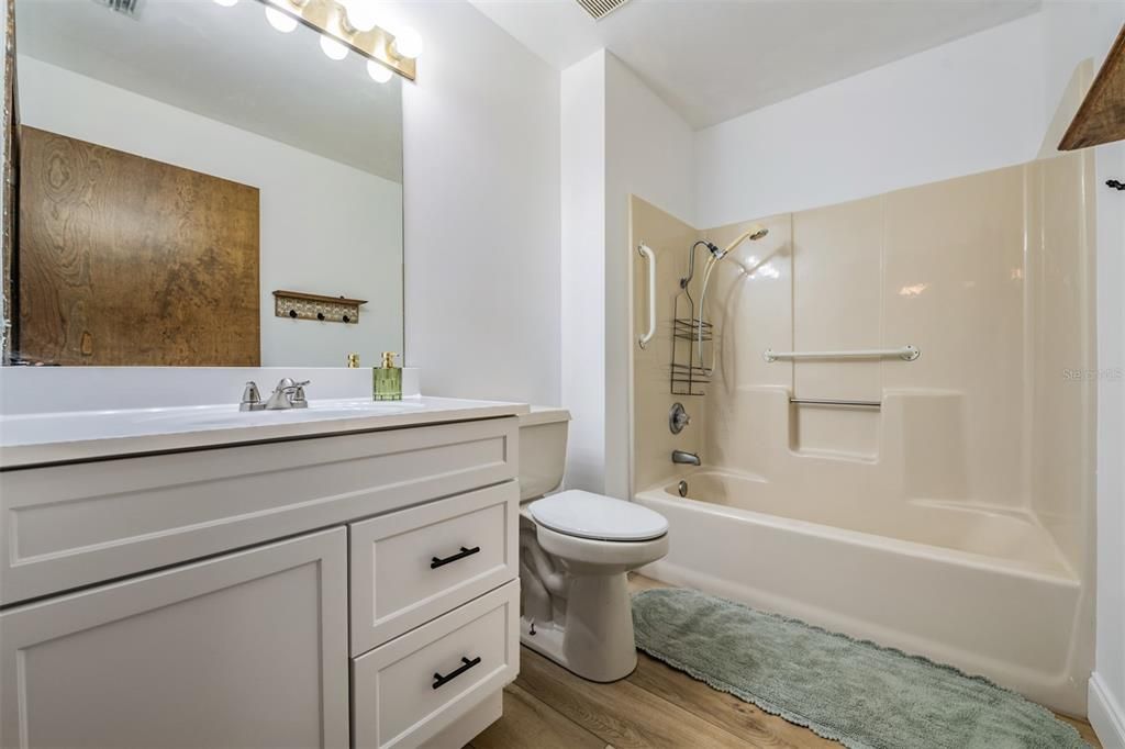 En Venta: $376,950 (3 camas, 2 baños, 1484 Pies cuadrados)