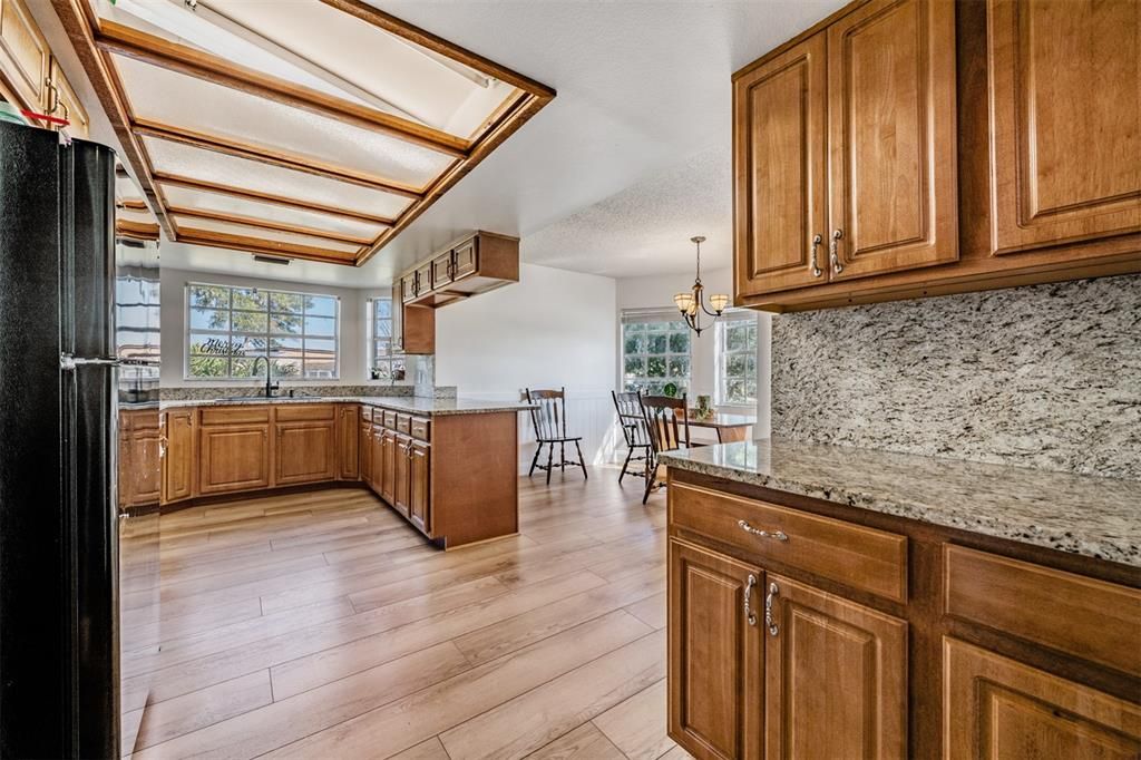 En Venta: $376,950 (3 camas, 2 baños, 1484 Pies cuadrados)