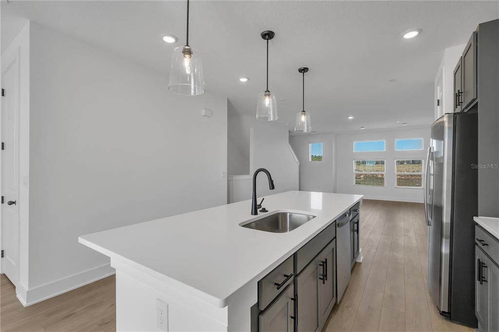 В аренду: $3,250 (3 спален, 3 ванн, 2072 Квадратных фут)