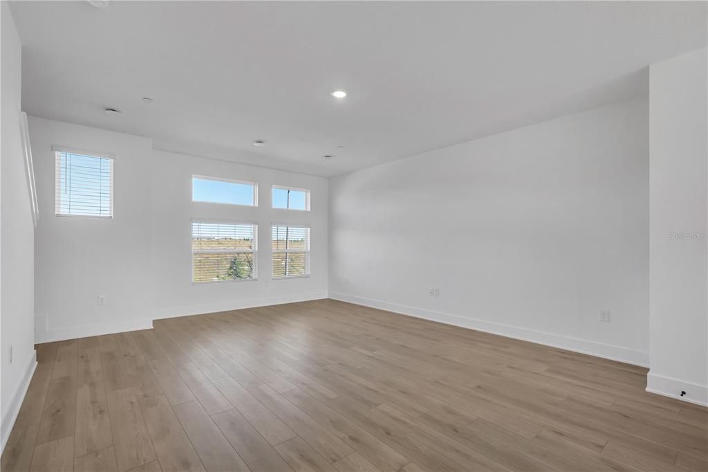 В аренду: $3,250 (3 спален, 3 ванн, 2072 Квадратных фут)