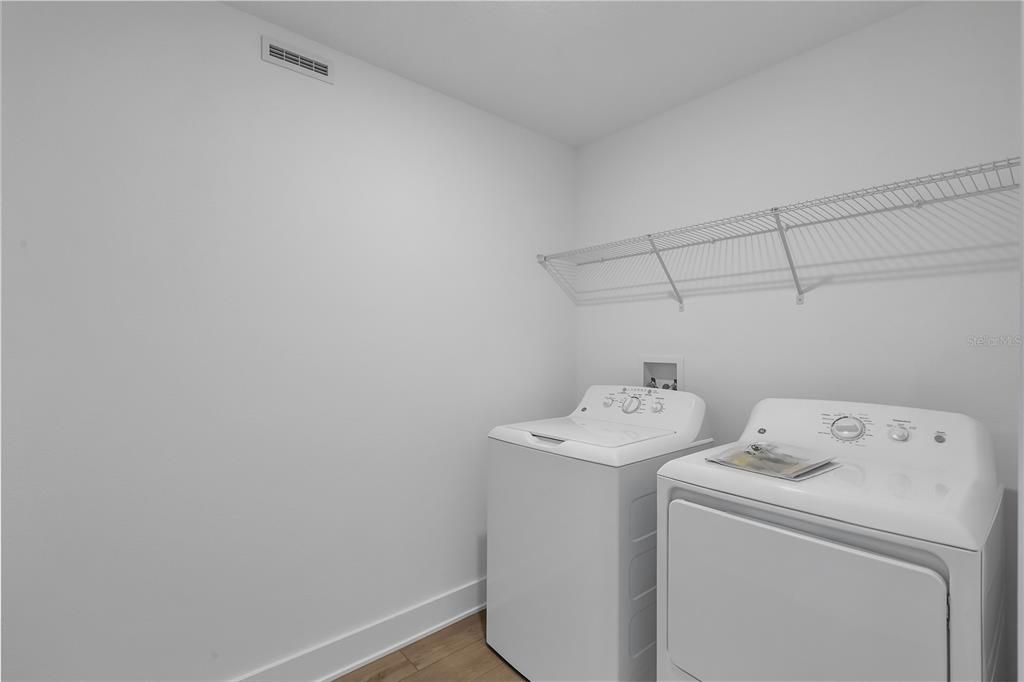 В аренду: $3,250 (3 спален, 3 ванн, 2072 Квадратных фут)