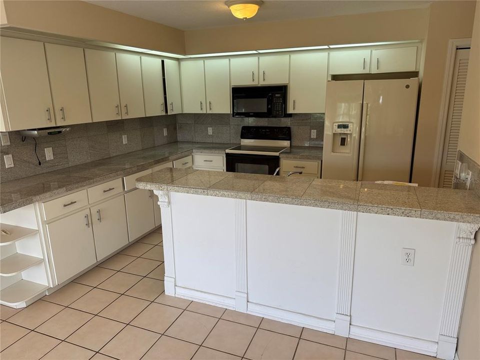 For Rent: $2,500 (3 beds, 3 baths, 1953 Square Feet)