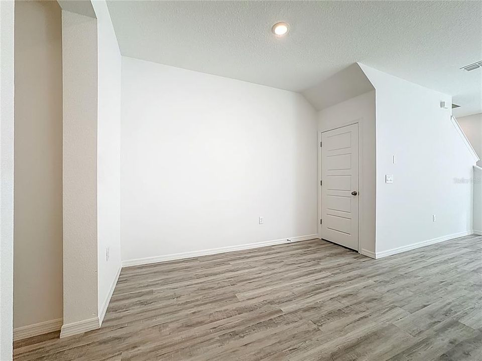 For Rent: $2,000 (3 beds, 2 baths, 1673 Square Feet)