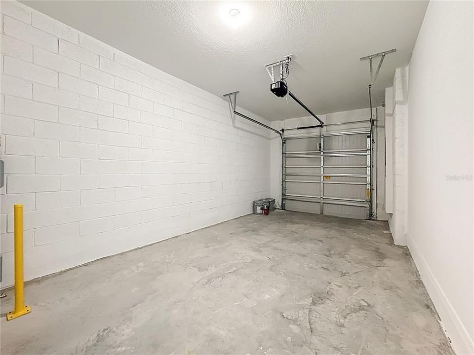 For Rent: $2,000 (3 beds, 2 baths, 1673 Square Feet)