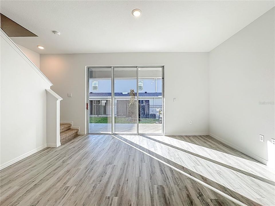 For Rent: $2,000 (3 beds, 2 baths, 1673 Square Feet)