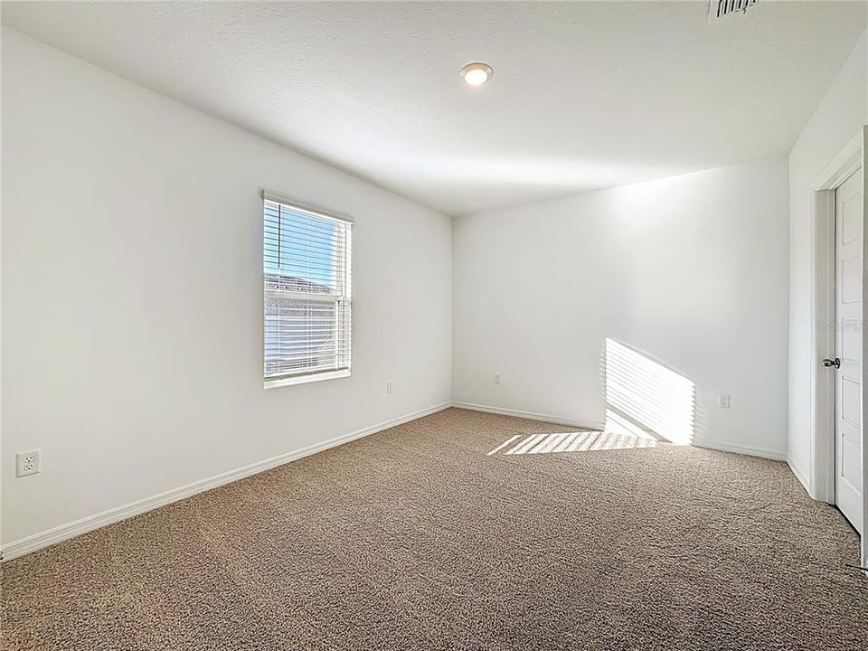 For Rent: $2,000 (3 beds, 2 baths, 1673 Square Feet)