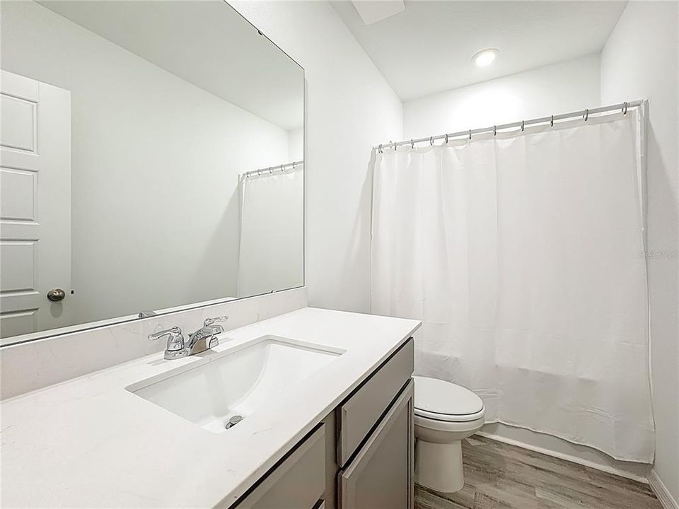 For Rent: $2,000 (3 beds, 2 baths, 1673 Square Feet)