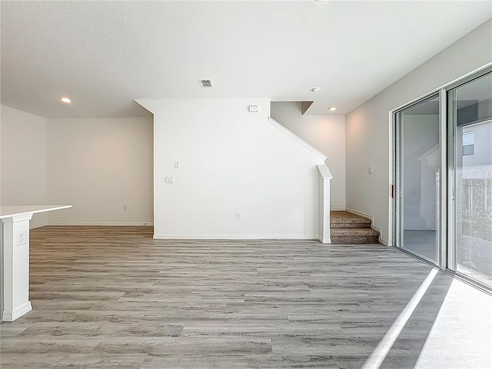 For Rent: $2,000 (3 beds, 2 baths, 1673 Square Feet)