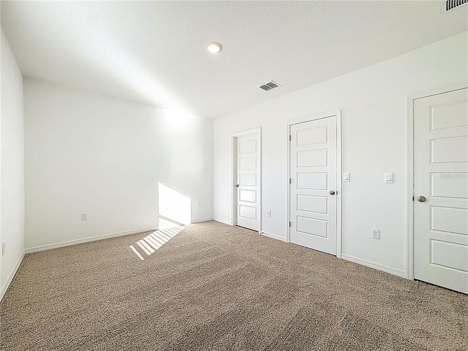 For Rent: $2,000 (3 beds, 2 baths, 1673 Square Feet)