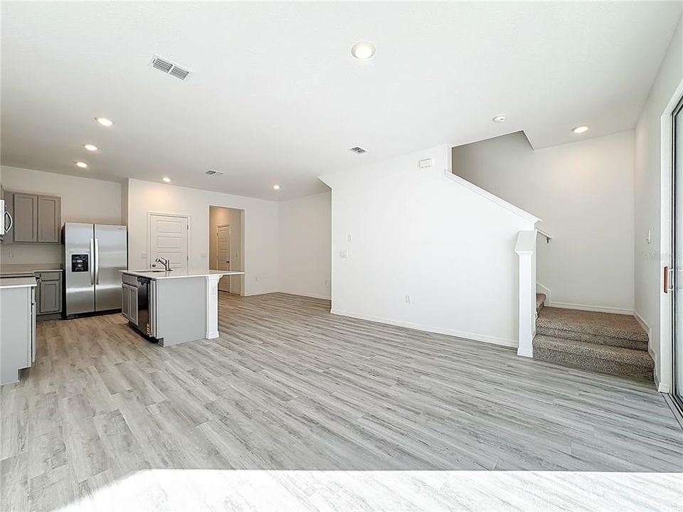 For Rent: $2,000 (3 beds, 2 baths, 1673 Square Feet)