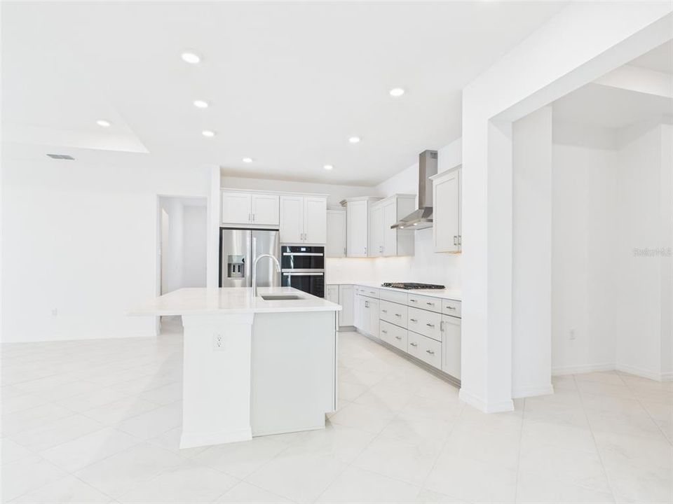 En Renta: $2,500 (4 camas, 3 baños, 2645 Pies cuadrados)