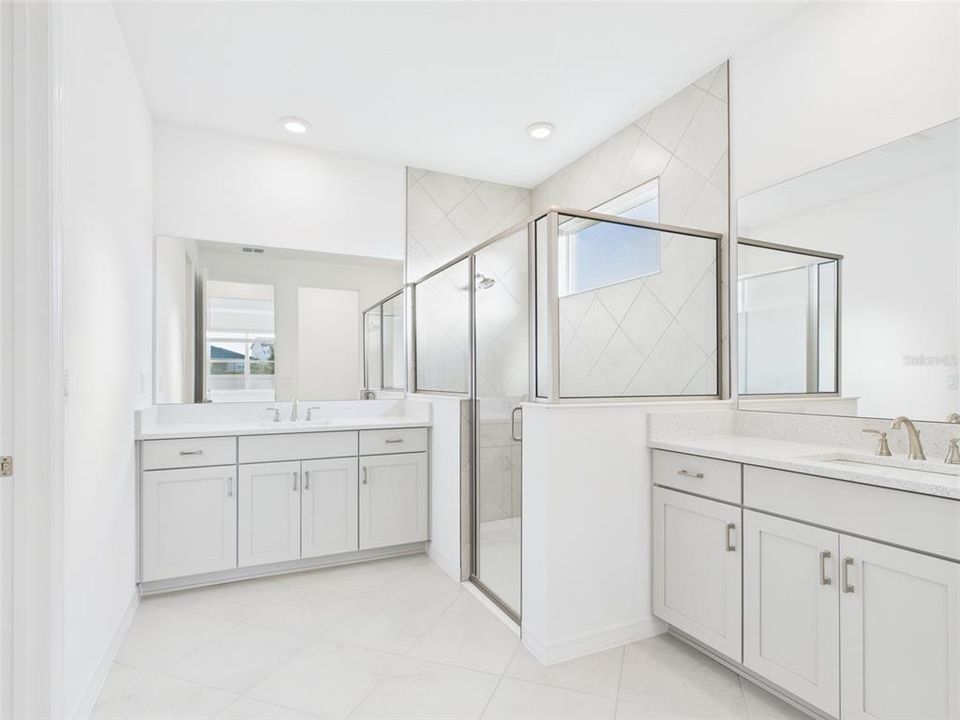 En Renta: $2,500 (4 camas, 3 baños, 2645 Pies cuadrados)