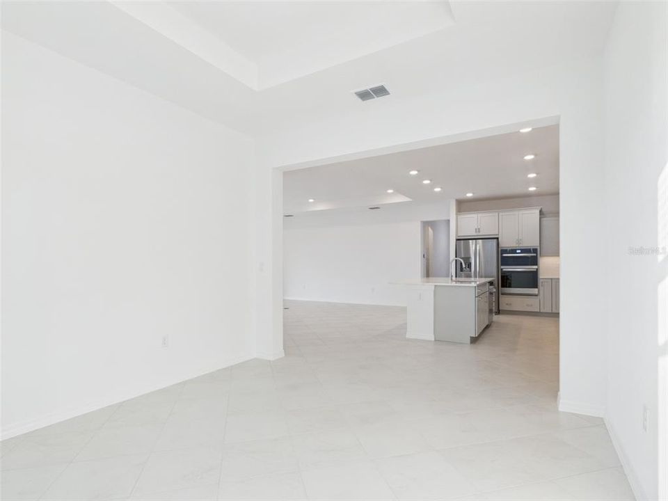 En Renta: $2,500 (4 camas, 3 baños, 2645 Pies cuadrados)