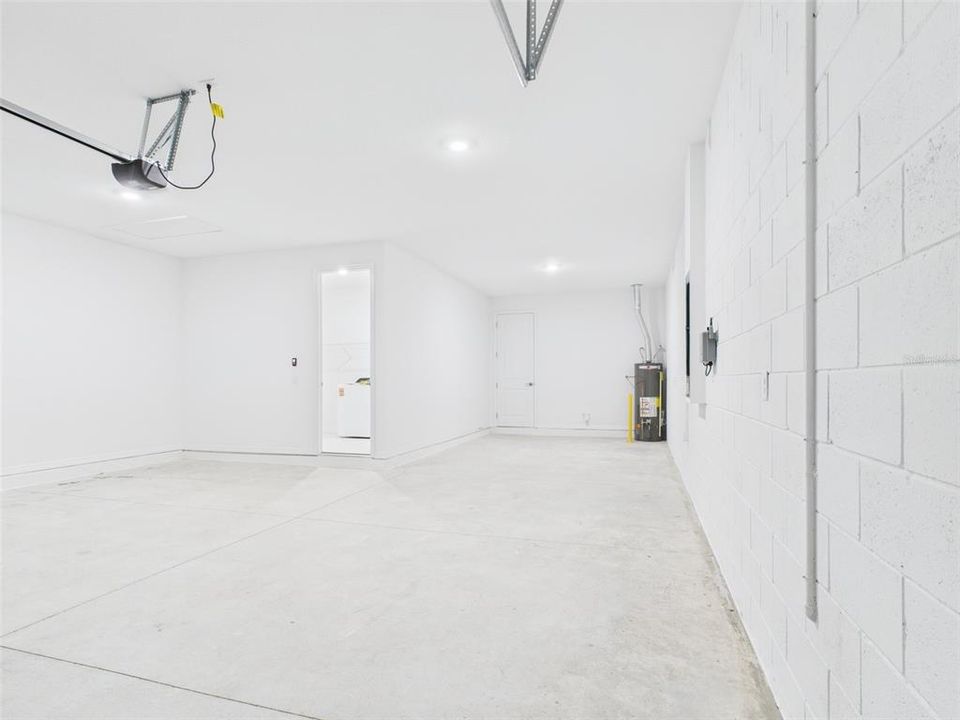 En Renta: $2,500 (4 camas, 3 baños, 2645 Pies cuadrados)