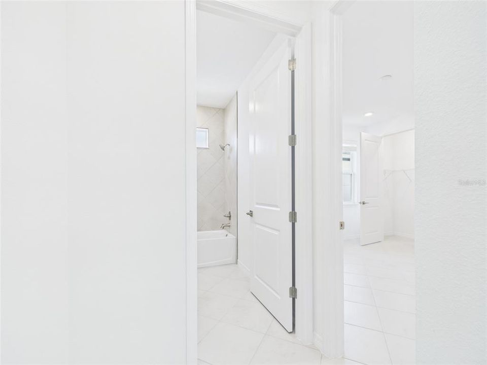 En Renta: $2,500 (4 camas, 3 baños, 2645 Pies cuadrados)