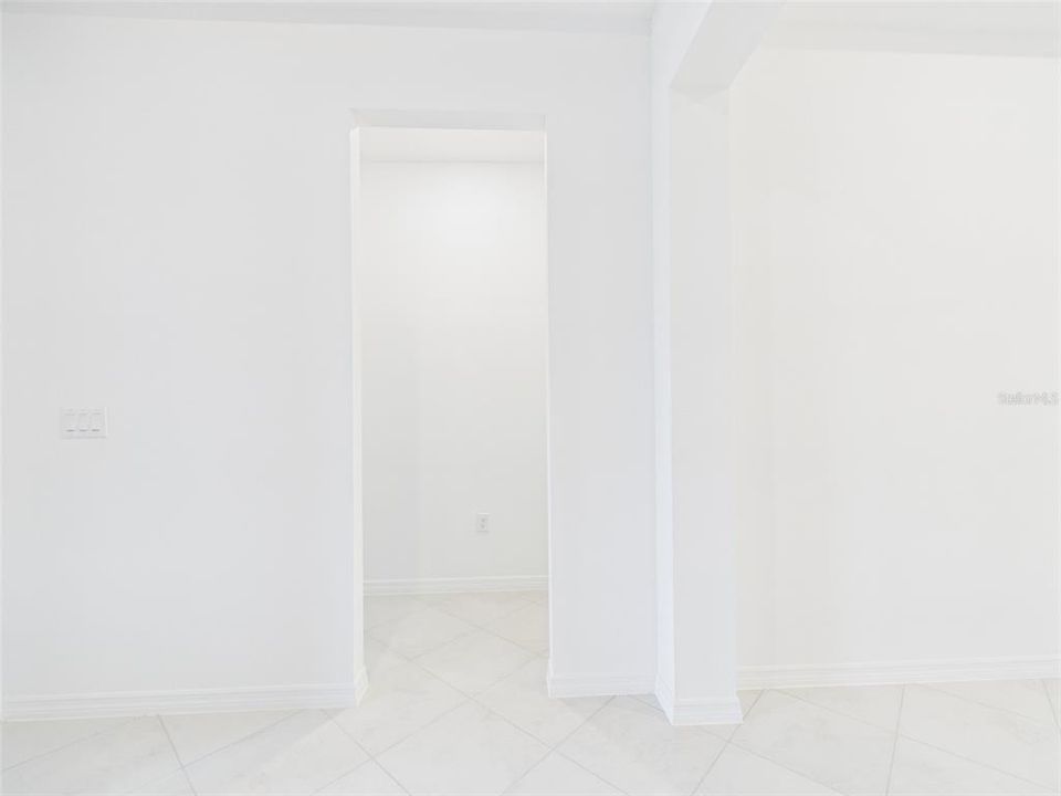 En Renta: $2,500 (4 camas, 3 baños, 2645 Pies cuadrados)