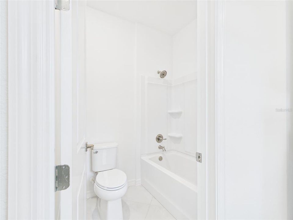 En Renta: $2,500 (4 camas, 3 baños, 2645 Pies cuadrados)