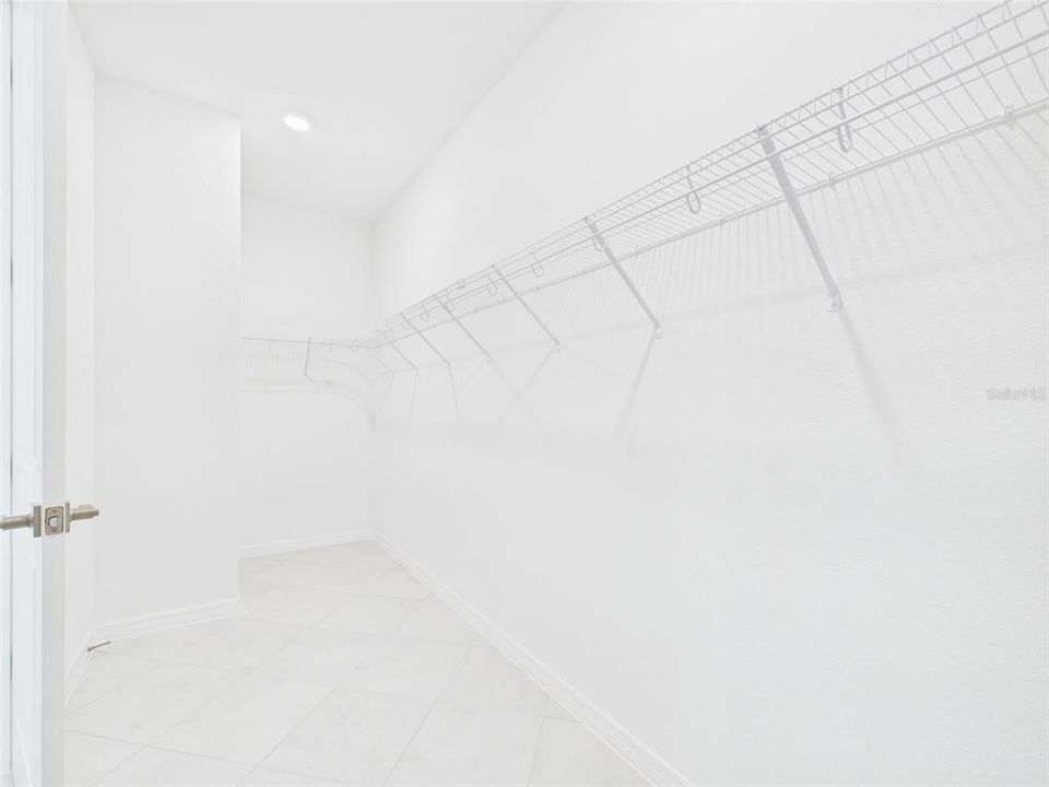 En Renta: $2,500 (4 camas, 3 baños, 2645 Pies cuadrados)