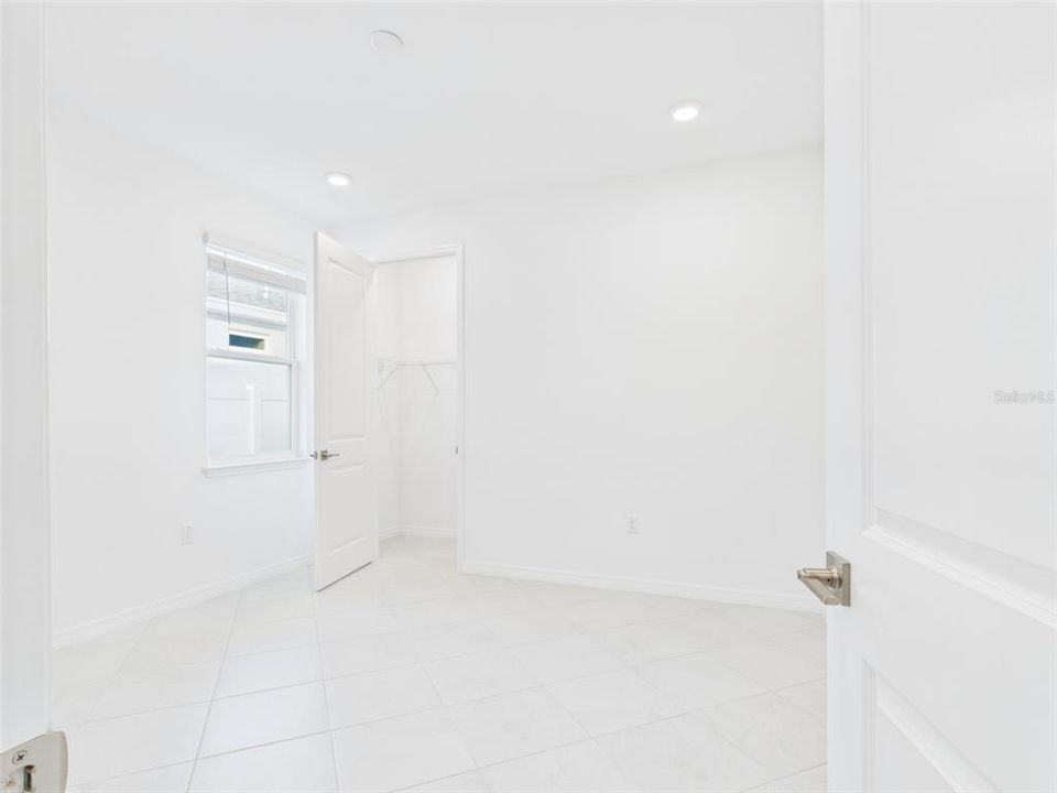 En Renta: $2,500 (4 camas, 3 baños, 2645 Pies cuadrados)