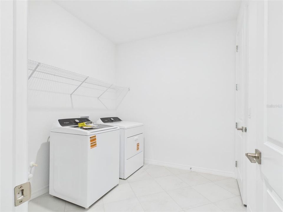 En Renta: $2,500 (4 camas, 3 baños, 2645 Pies cuadrados)