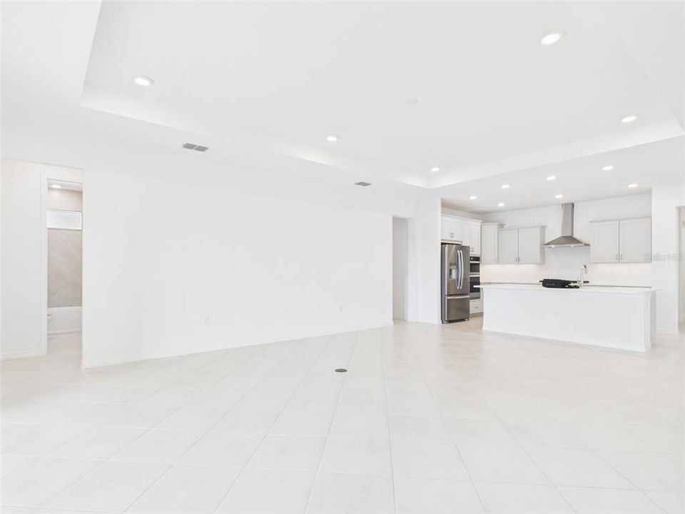 En Renta: $2,500 (4 camas, 3 baños, 2645 Pies cuadrados)