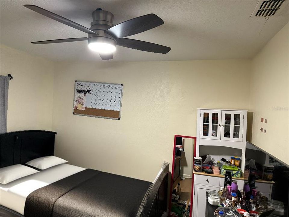 For Sale: $255,000 (3 beds, 2 baths, 1320 Square Feet)