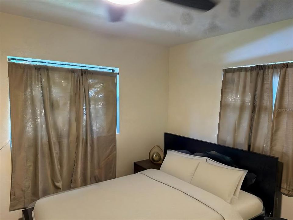 For Sale: $255,000 (3 beds, 2 baths, 1320 Square Feet)