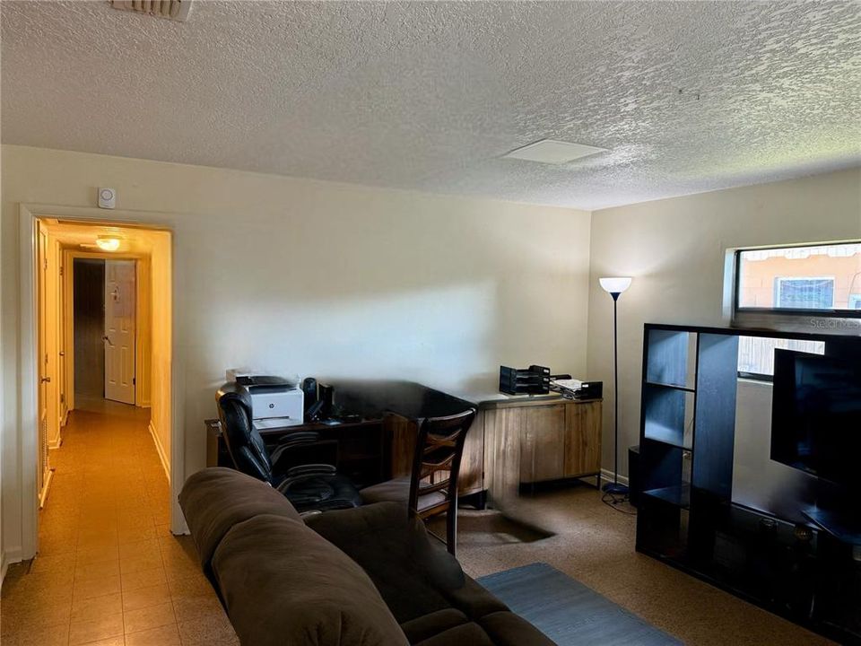 For Sale: $255,000 (3 beds, 2 baths, 1320 Square Feet)