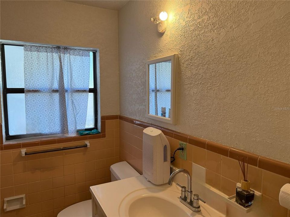 For Sale: $255,000 (3 beds, 2 baths, 1320 Square Feet)