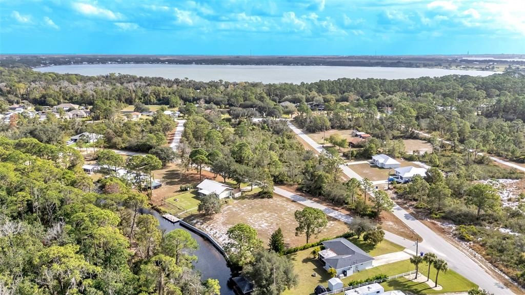 На продажу: $99,900 (0.22 acres)