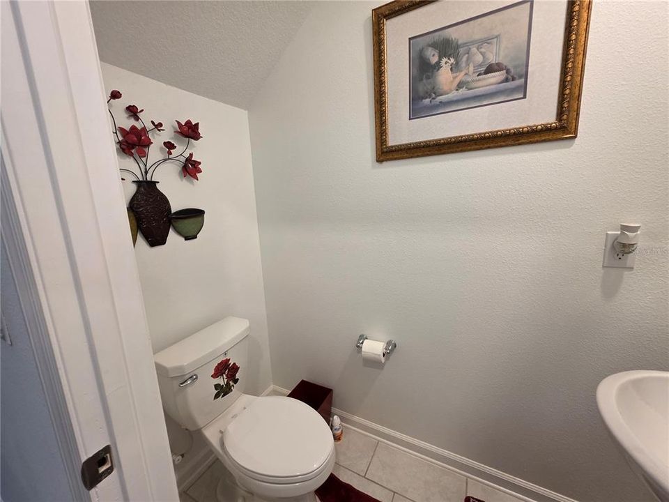 For Sale: $346,000 (4 beds, 2 baths, 1966 Square Feet)