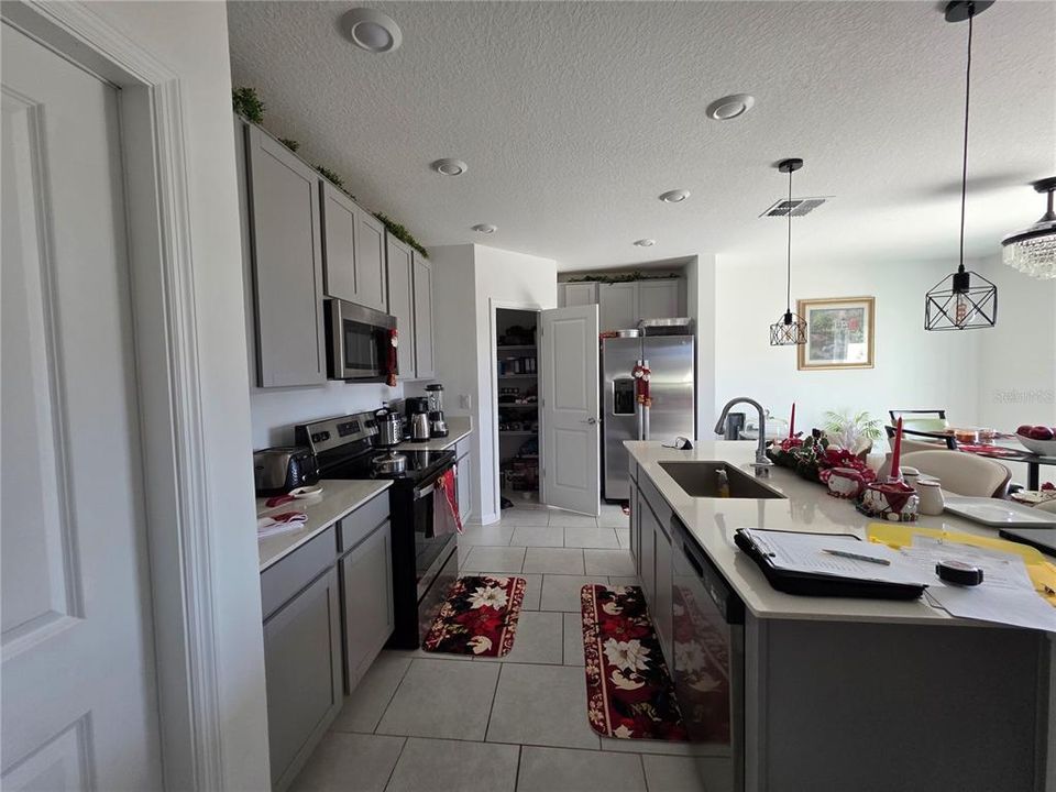 For Sale: $346,000 (4 beds, 2 baths, 1966 Square Feet)