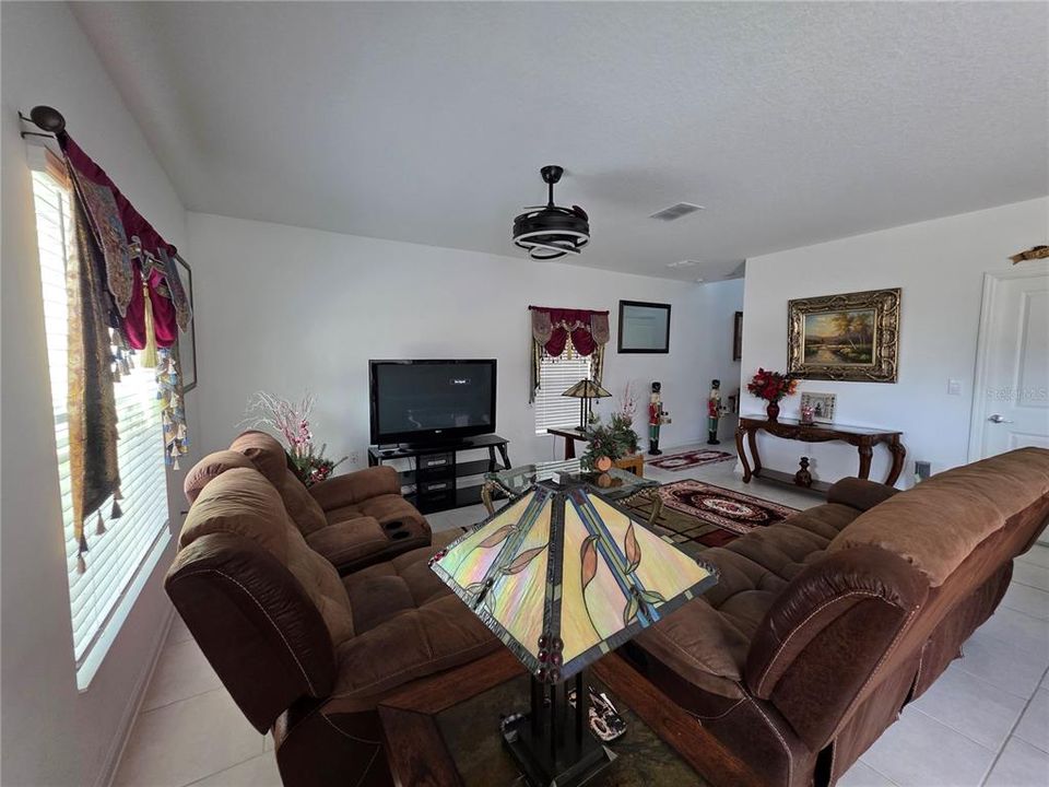 For Sale: $346,000 (4 beds, 2 baths, 1966 Square Feet)