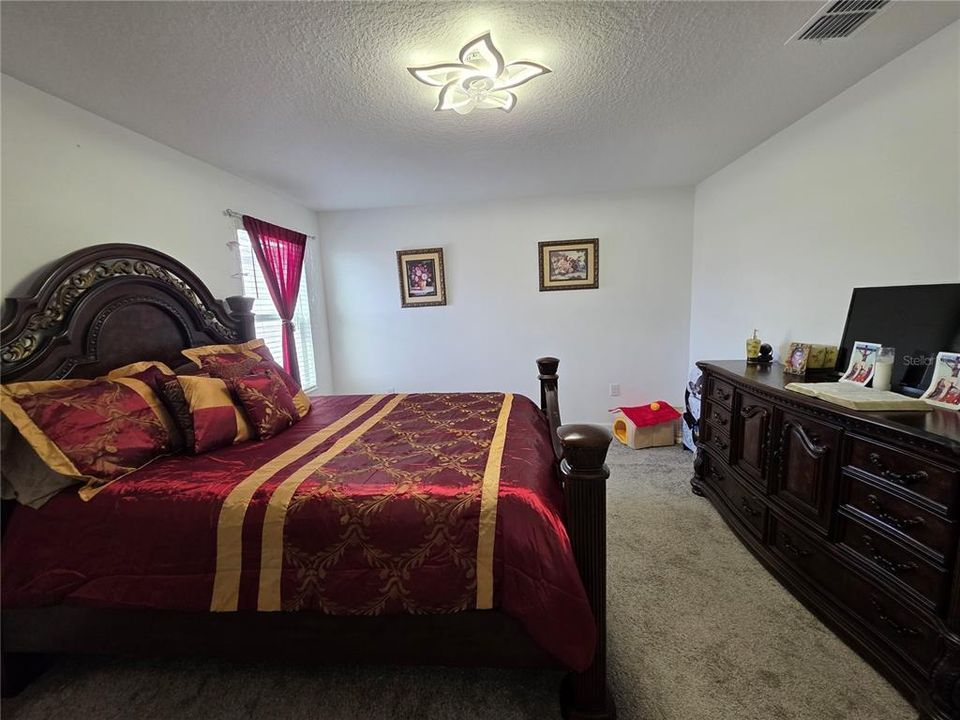 For Sale: $346,000 (4 beds, 2 baths, 1966 Square Feet)