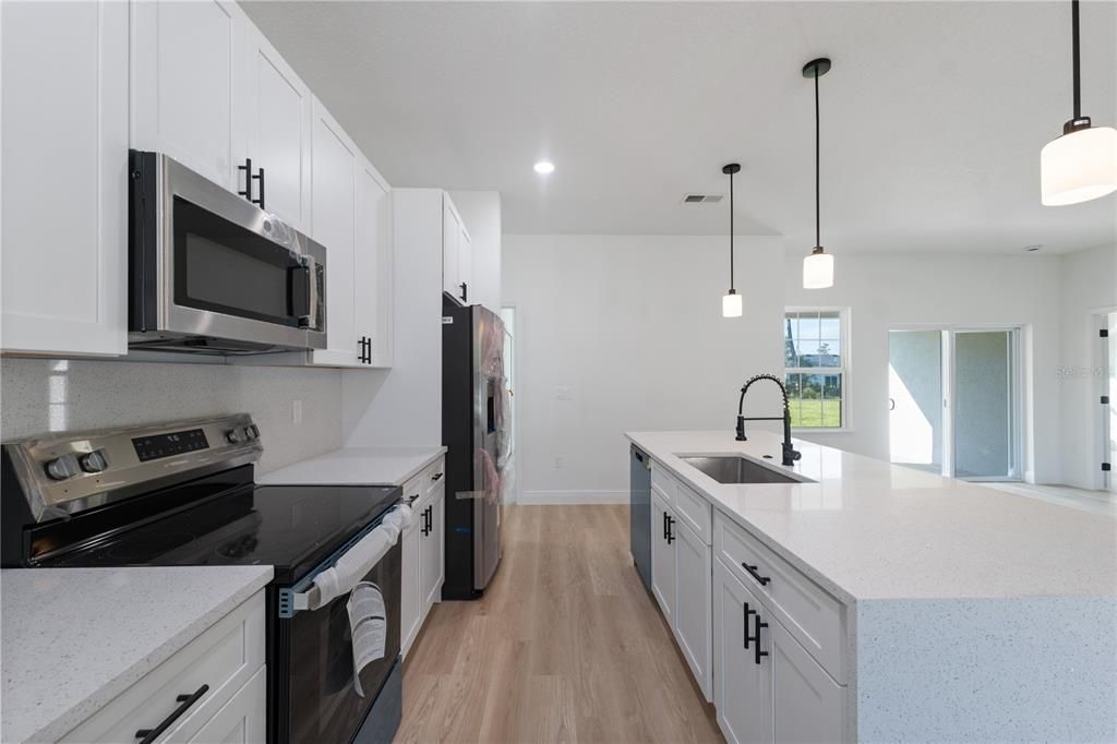 待售: $277,000 (3 贝兹, 2 浴室, 1529 平方英尺)