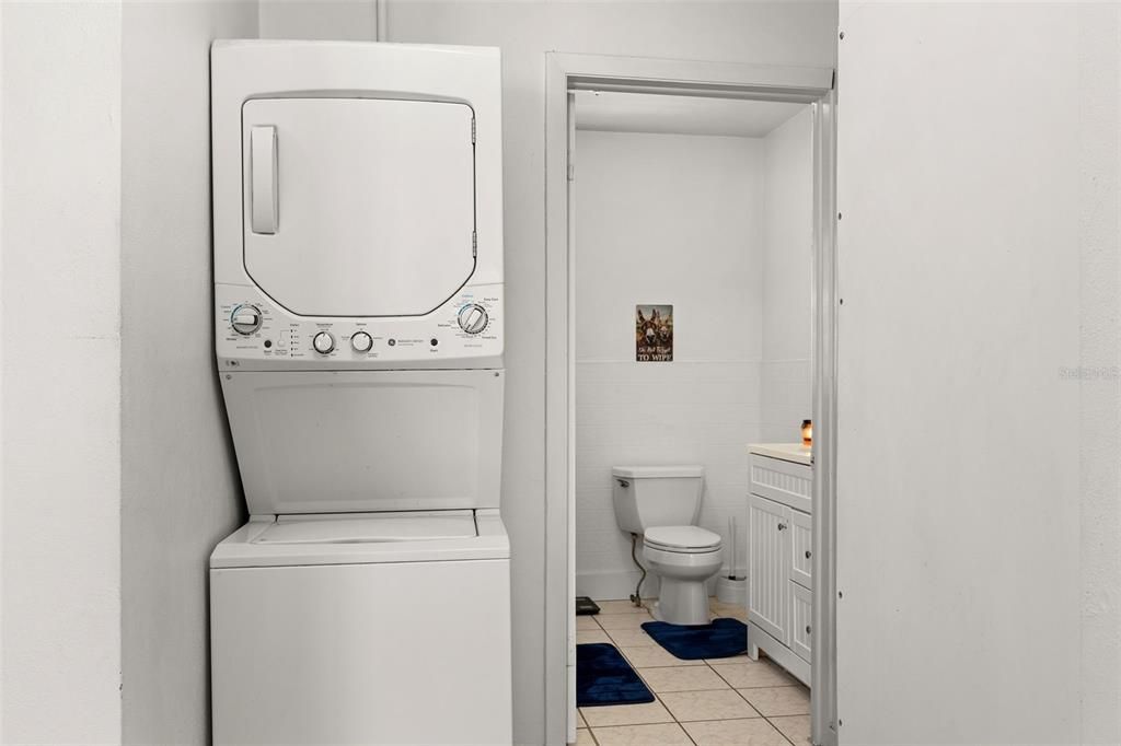 For Sale: $169,900 (2 beds, 1 baths, 952 Square Feet)