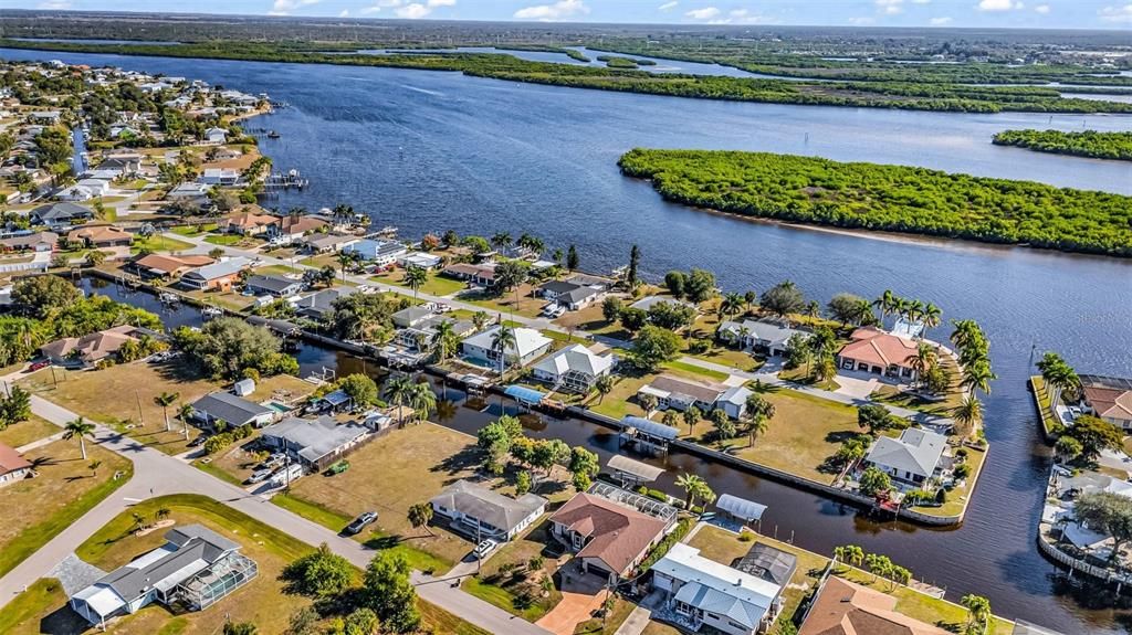 For Sale: $549,000 (2 beds, 2 baths, 1619 Square Feet)