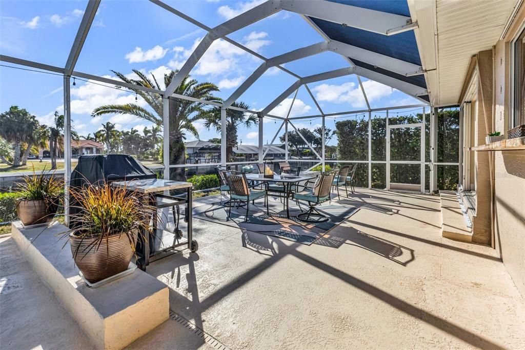 For Sale: $549,000 (2 beds, 2 baths, 1619 Square Feet)