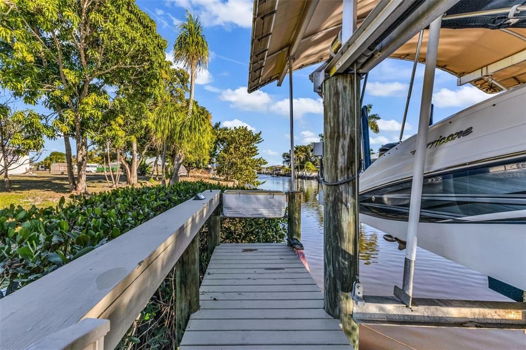 For Sale: $549,000 (2 beds, 2 baths, 1619 Square Feet)