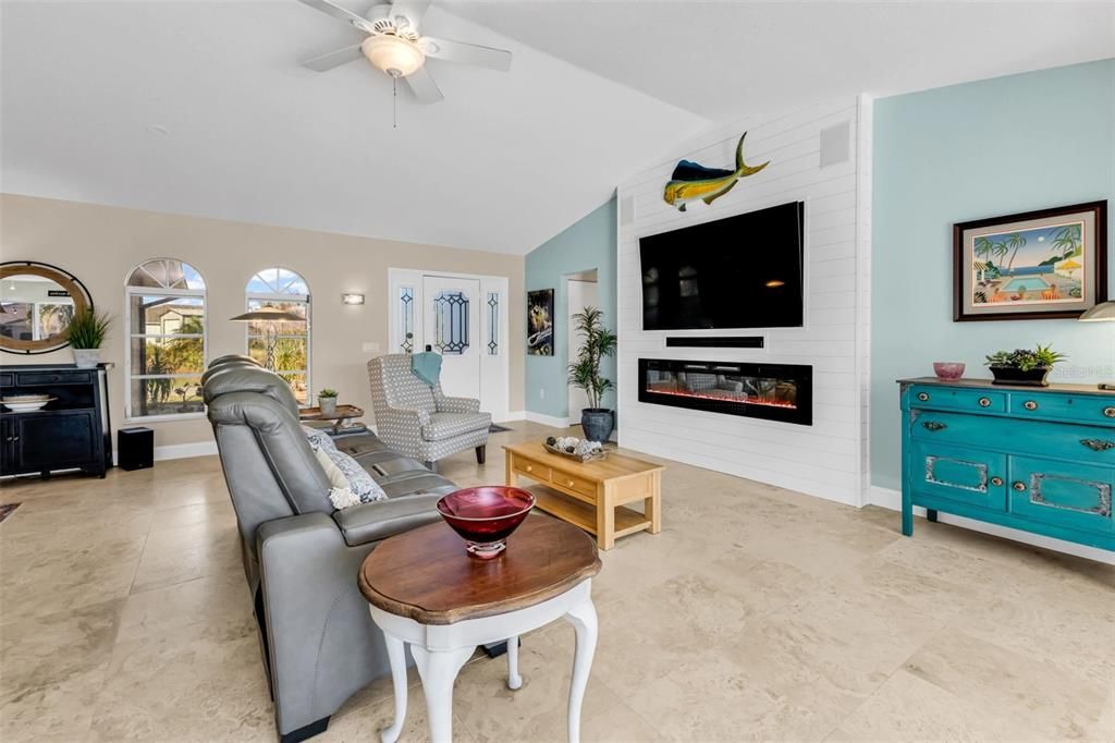 For Sale: $549,000 (2 beds, 2 baths, 1619 Square Feet)