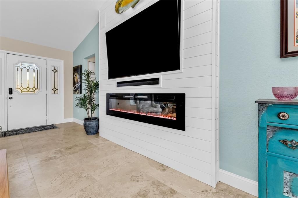 For Sale: $549,000 (2 beds, 2 baths, 1619 Square Feet)