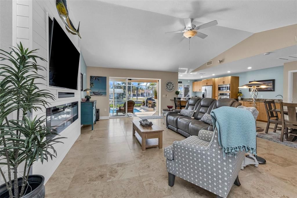 For Sale: $549,000 (2 beds, 2 baths, 1619 Square Feet)