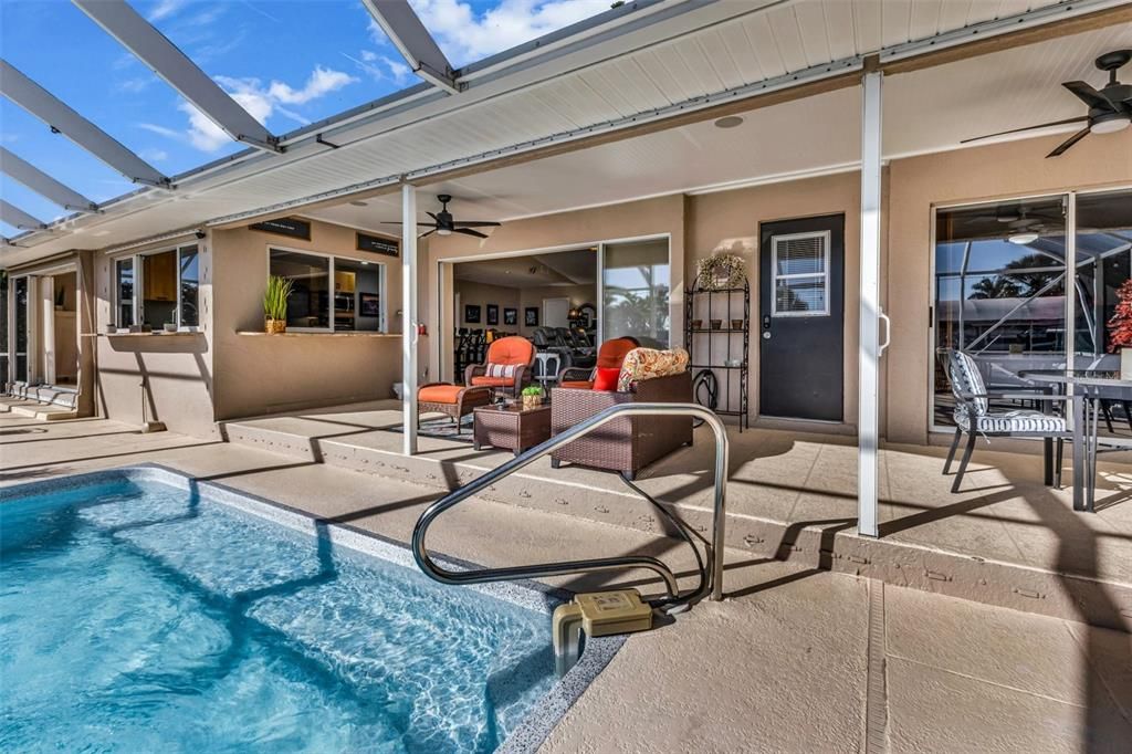 For Sale: $549,000 (2 beds, 2 baths, 1619 Square Feet)