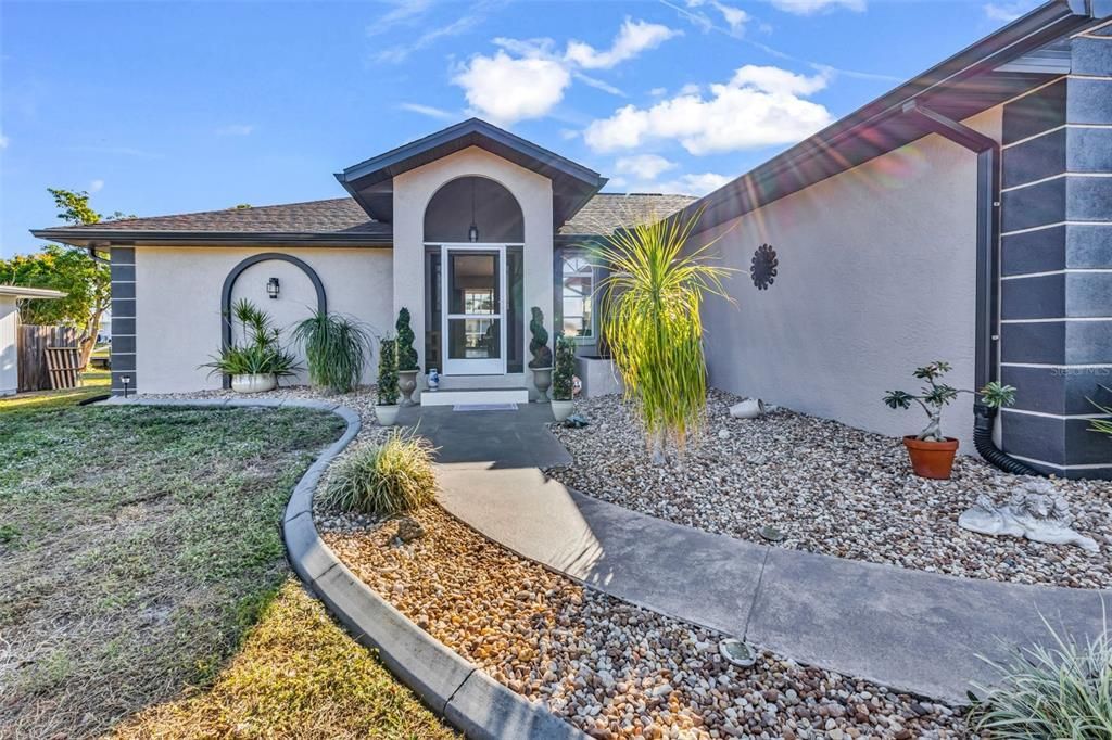 For Sale: $549,000 (2 beds, 2 baths, 1619 Square Feet)