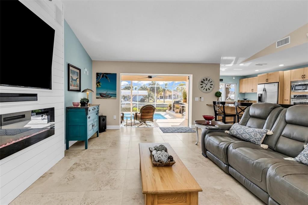 For Sale: $549,000 (2 beds, 2 baths, 1619 Square Feet)