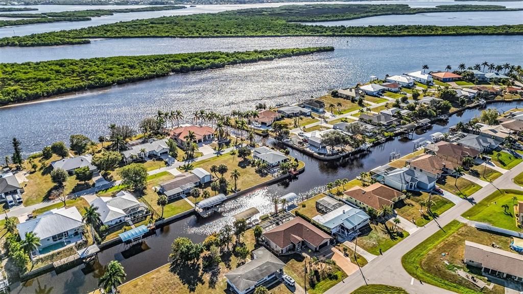 For Sale: $549,000 (2 beds, 2 baths, 1619 Square Feet)