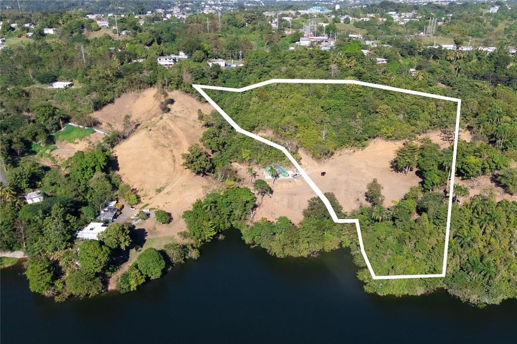 На продажу: $550,000 (7.60 acres)