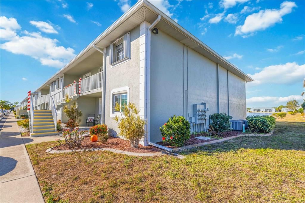 待售: $250,000 (3 贝兹, 2 浴室, 1265 平方英尺)